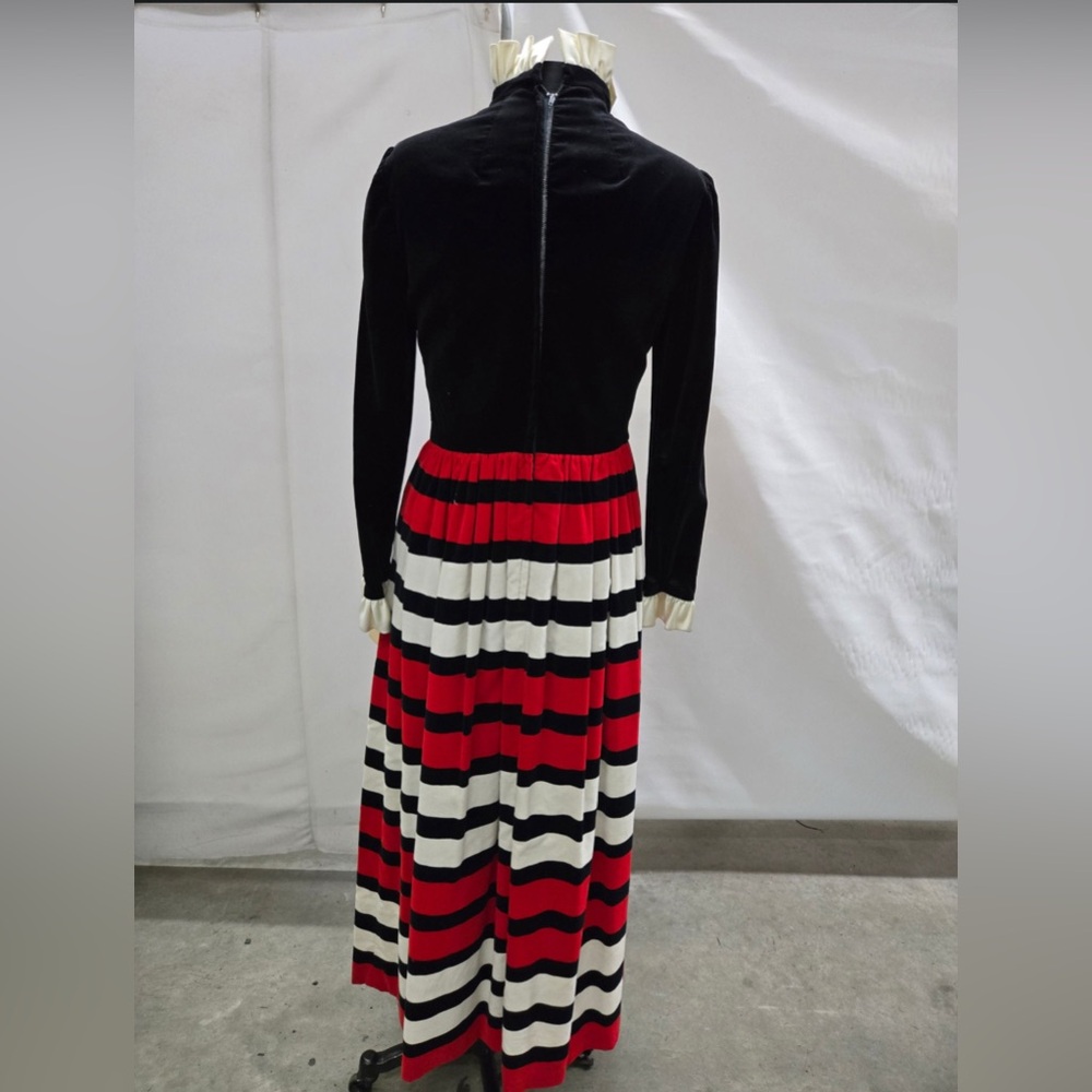 Vintage Hostess dress, 1960s, black/red velvet bodice
